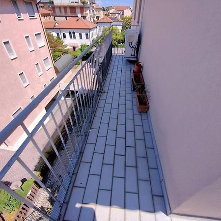 Linda'S Apparment Rooms Местре Экстерьер фото