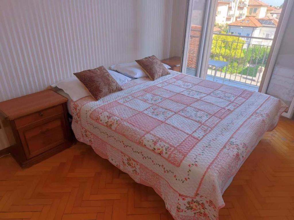 Linda'S Apparment Rooms Местре Экстерьер фото